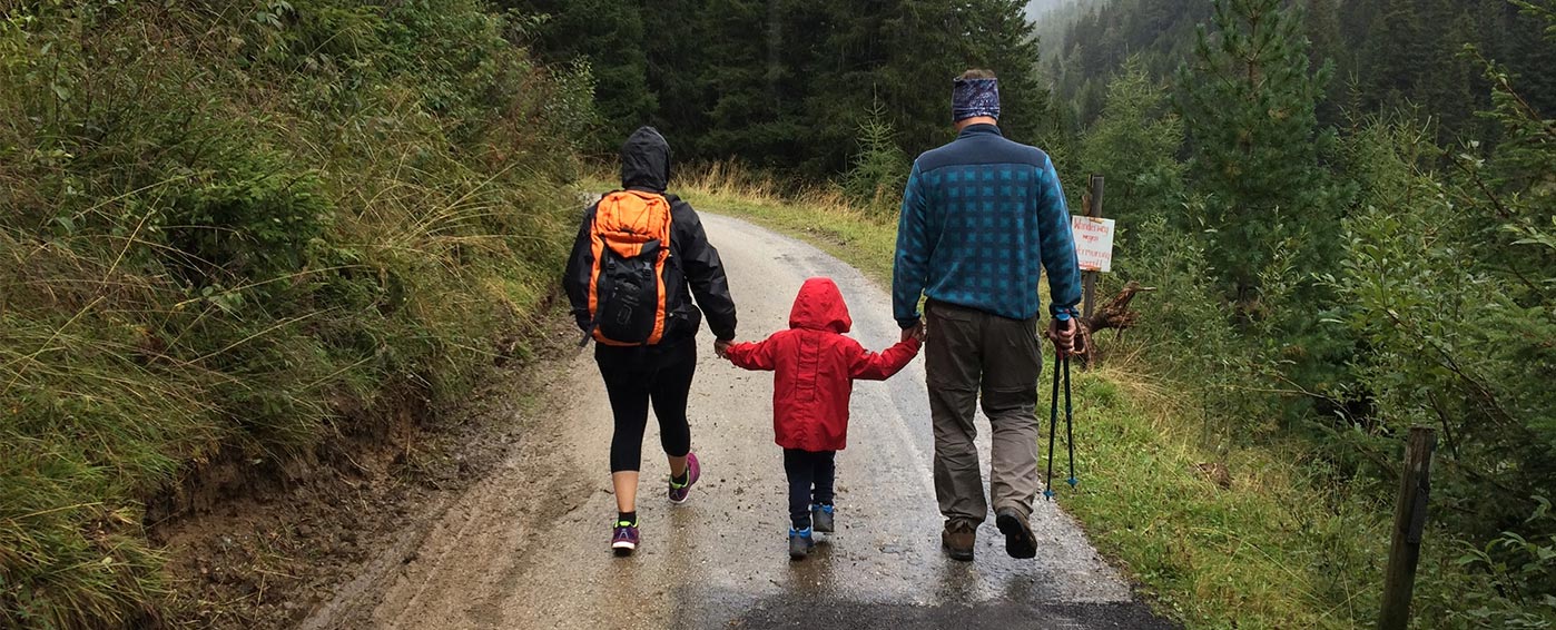 Smart Ways To Save On Family Trips